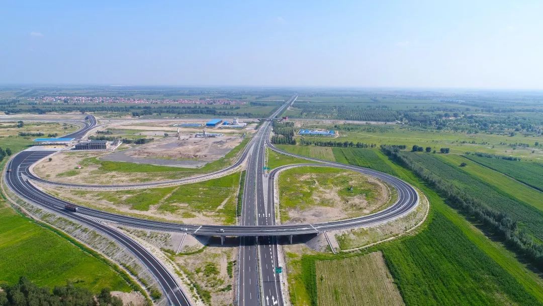内蒙古通鲁高速公路 2017年11月15日,全长160km的通辽至鲁北段高速